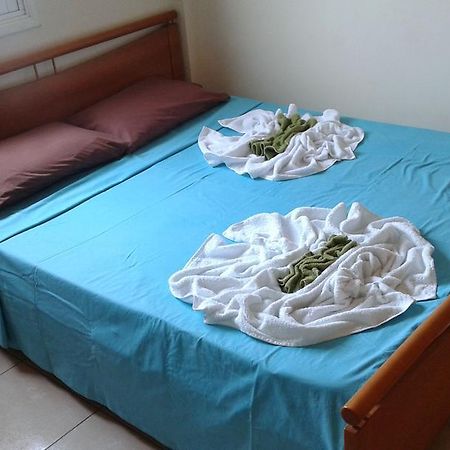 Carisa Olympic Court Apartment Larnaca Chambre photo