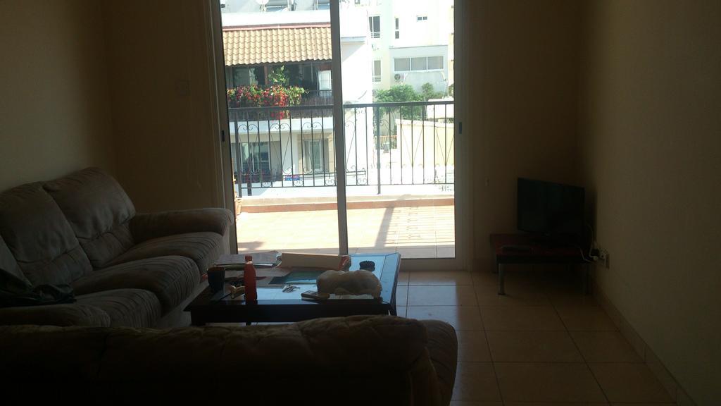 Carisa Olympic Court Apartment Larnaca Chambre photo